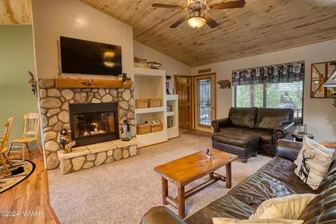 Living - 2346 S Buffalo Loop, Overgaard, AZ 85933 photo 2 of 2