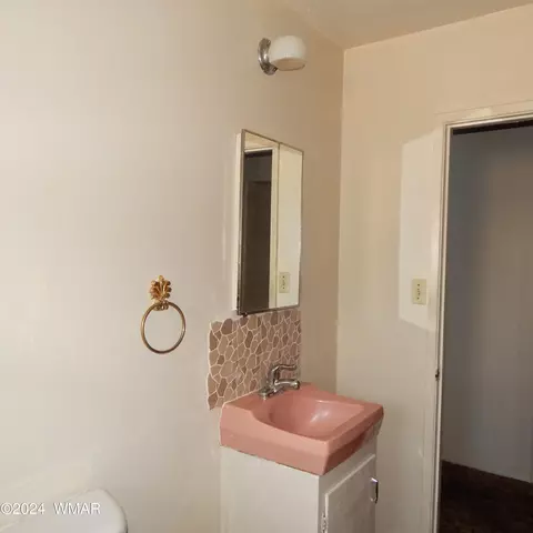 Bath - 241 W 4th St, Eagar, AZ 85925 photo 3 of 5
