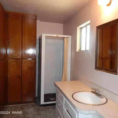 Bath - 241 W 4th St, Eagar, AZ 85925 photo 5 of 5