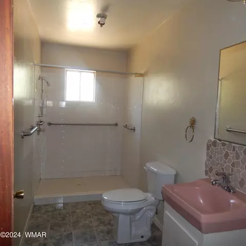 Bath - 241 W 4th St, Eagar, AZ 85925 photo 1 of 5