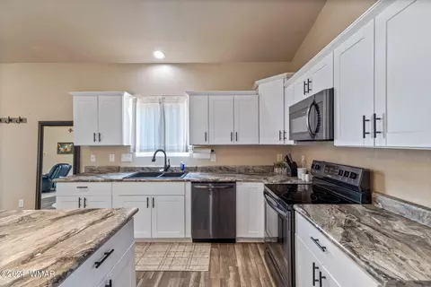 Kitchen - 497 W 3rd Ave, Eagar, AZ 85925 photo 2 of 2