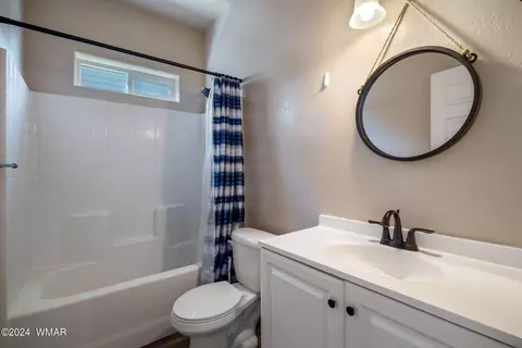 Bath - 497 W 3rd Ave, Eagar, AZ 85925 photo 3 of 3