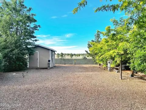 2263 Old Crooks Trl, Overgaard, AZ 85933