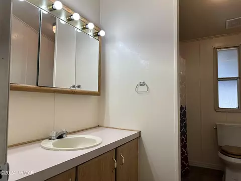 Bath - 760 S Butler St, Eagar, AZ 85925 photo 1 of 4