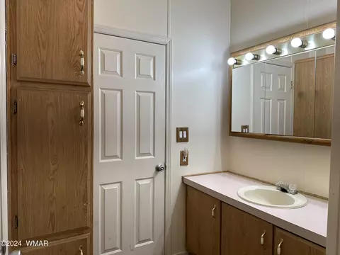 Bath - 760 S Butler St, Eagar, AZ 85925 photo 2 of 4