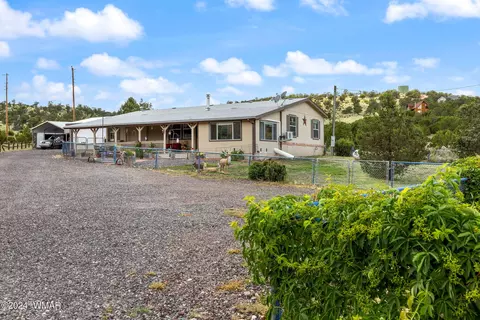 1398 S Pine St, Eagar, AZ 85925 photo 2