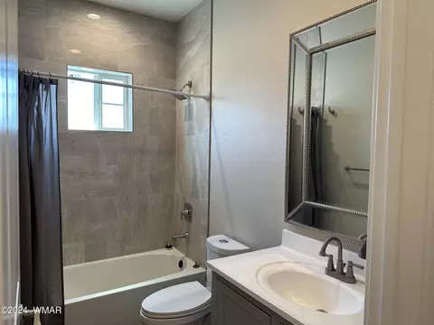 Bath - 512 3rd Pl, Eagar, AZ 85925 photo 2 of 2