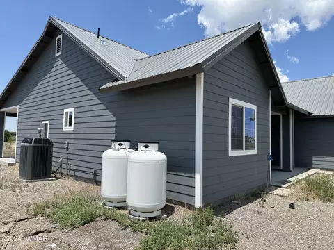 Exterior - 512 3rd Pl, Eagar, AZ 85925 photo 5 of 7
