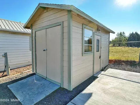 2713 Whiskey Rd, Overgaard, AZ 85933 photo 3