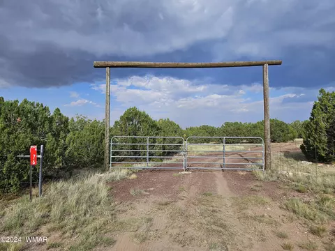 76 N8504 Rd, Concho, AZ 85924