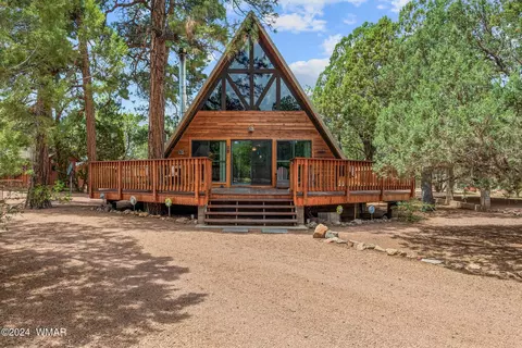 2114 Forest Park Dr, Overgaard, AZ 85933