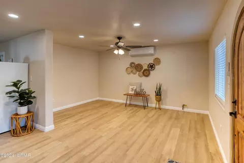 Living - 2150 Wildflower Rd, Overgaard, AZ 85933 photo 1 of 1