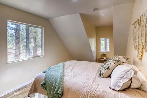 Bedroom - 2150 Wildflower Rd, Overgaard, AZ 85933 photo 1 of 3