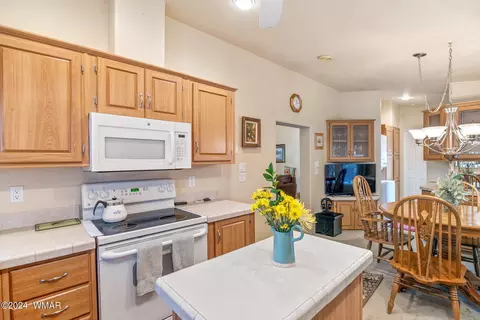 2231 Rodeo Rd, Overgaard, AZ 85933 photo 13