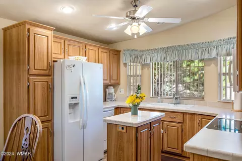 2231 Rodeo Rd, Overgaard, AZ 85933 photo 11