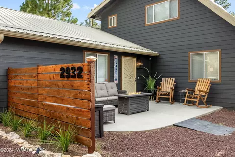 2932 Breezy Pine Dr, Overgaard, AZ 85933