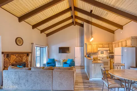 2802 Resort Loop #30A, Pinetop, AZ 85935