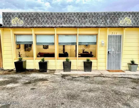 311 W Hopi Dr, Holbrook, AZ 86025
