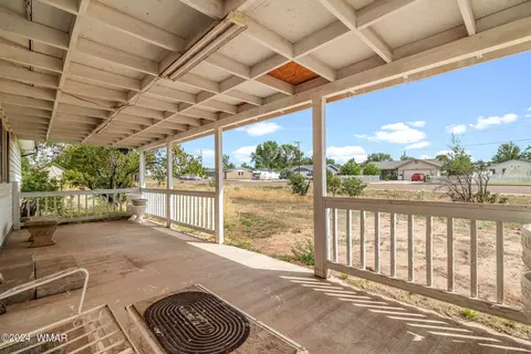 610 E Center St, Taylor, AZ 85939 photo 4