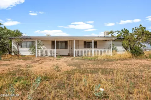610 E Center St, Taylor, AZ 85939 photo 3