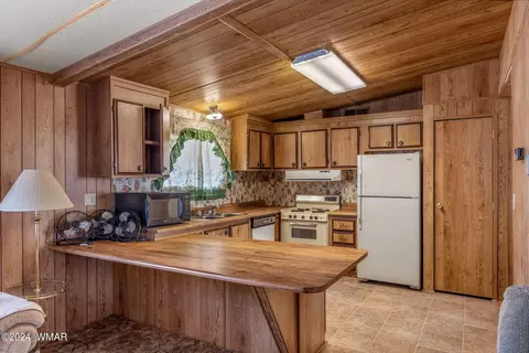610 E Center St, Taylor, AZ 85939 photo 9