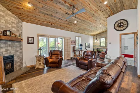 Living - 2209 Moccasin Dr, Overgaard, AZ 85933 photo 2 of 2