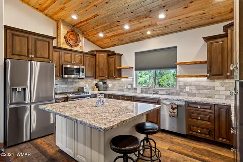 Kitchen - 2209 Moccasin Dr, Overgaard, AZ 85933 photo 1 of 3