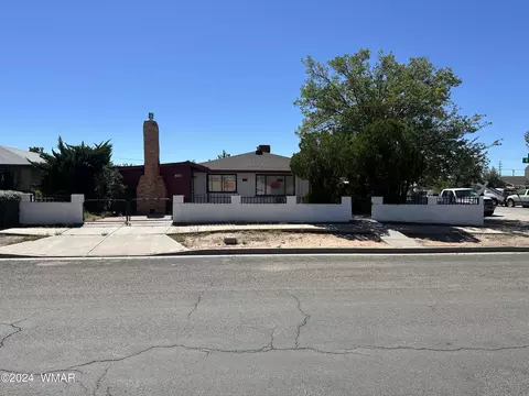 917 W Buffalo St, Holbrook, AZ 86025
