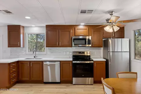 2849 Markham Rd, Overgaard, AZ 85933 photo 9