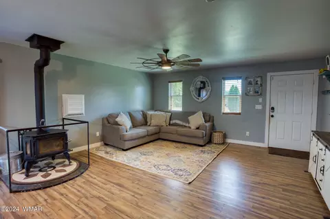 Living - 885 S 4th E St, Snowflake, AZ 85937 photo 1 of 1
