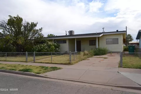 1107 W Buffalo St, Holbrook, AZ 86025