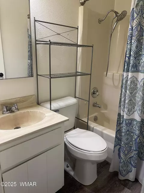 Bath - 119 E Central Ave, Eagar, AZ 85925 photo 3 of 3