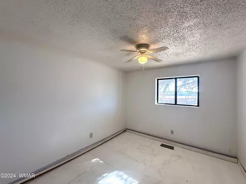 Bedroom - 925 E Maricopa Dr, Springerville, AZ 85938 photo 2 of 8