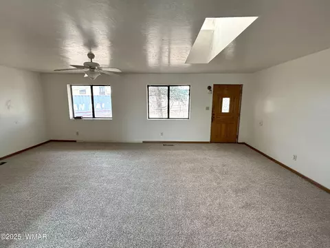 Living - 925 E Maricopa Dr, Springerville, AZ 85938 photo 4 of 8