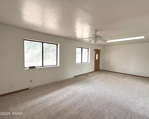 Living - 925 E Maricopa Dr, Springerville, AZ 85938 photo 3 of 8