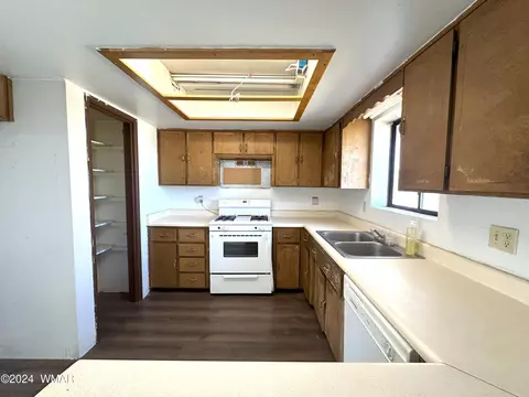 Kitchen - 925 E Maricopa Dr, Springerville, AZ 85938 photo 1 of 1