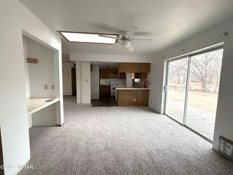 Living - 925 E Maricopa Dr, Springerville, AZ 85938 photo 6 of 8