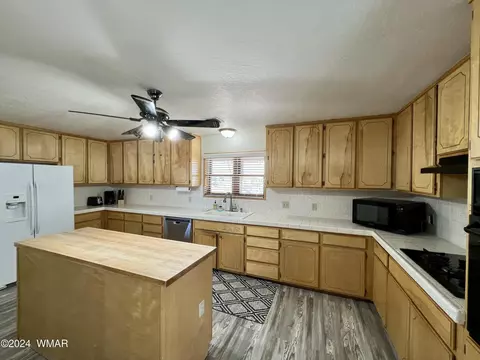 Kitchen - 4080 Clyde Rd, Snowflake, AZ 85937 photo 3 of 3