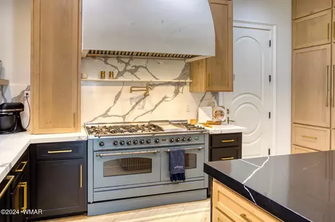 Kitchen - 830 E Maverick Ln, Taylor, AZ 85939 photo 10 of 10