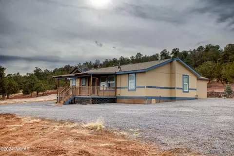 15 Choctaw Trl, Vernon, AZ 85940