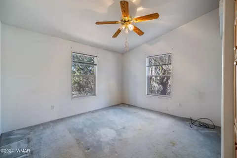1976 Pine Cone Cir, Overgaard, AZ 85933 photo 18