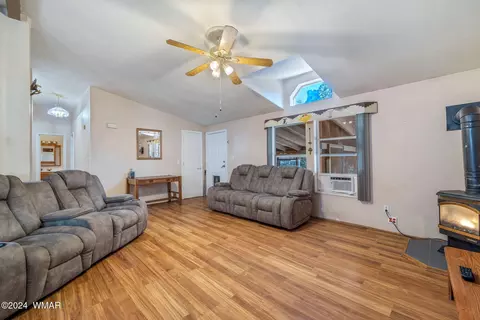 1976 Pine Cone Cir, Overgaard, AZ 85933 photo 7