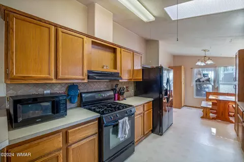 1976 Pine Cone Cir, Overgaard, AZ 85933 photo 10