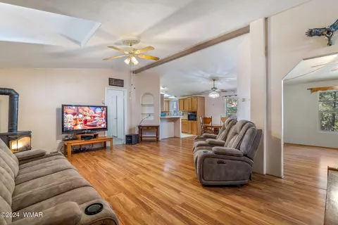 1976 Pine Cone Cir, Overgaard, AZ 85933 photo 6