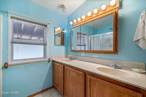 1976 Pine Cone Cir, Overgaard, AZ 85933 photo 15