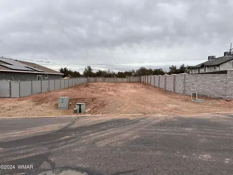129 Hillcrest Dr, Snowflake, AZ 85937