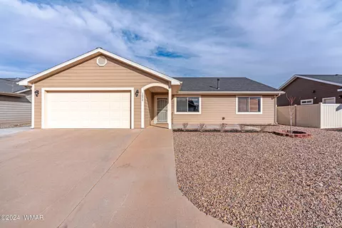 1072 E Adams St, Snowflake, AZ 85937