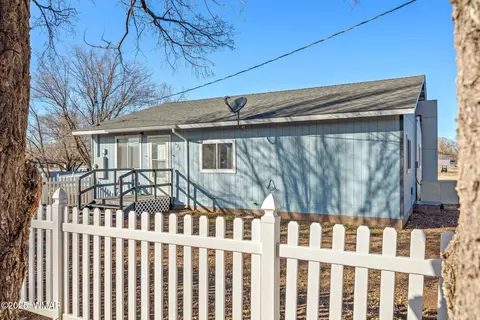 621 E Apache St, Springerville, AZ 85938 photo 2