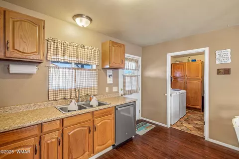621 E Apache St, Springerville, AZ 85938 photo 9