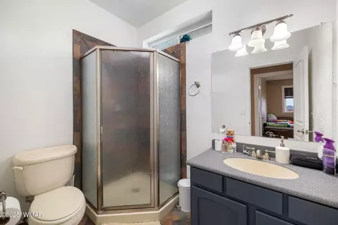 Bath - 312 Udall St, Eagar, AZ 85925 photo 2 of 5